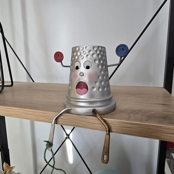 WMG Sewing Anthropomorphic Mr Thimble Face Shelf Sitter - Picture 1 of 6